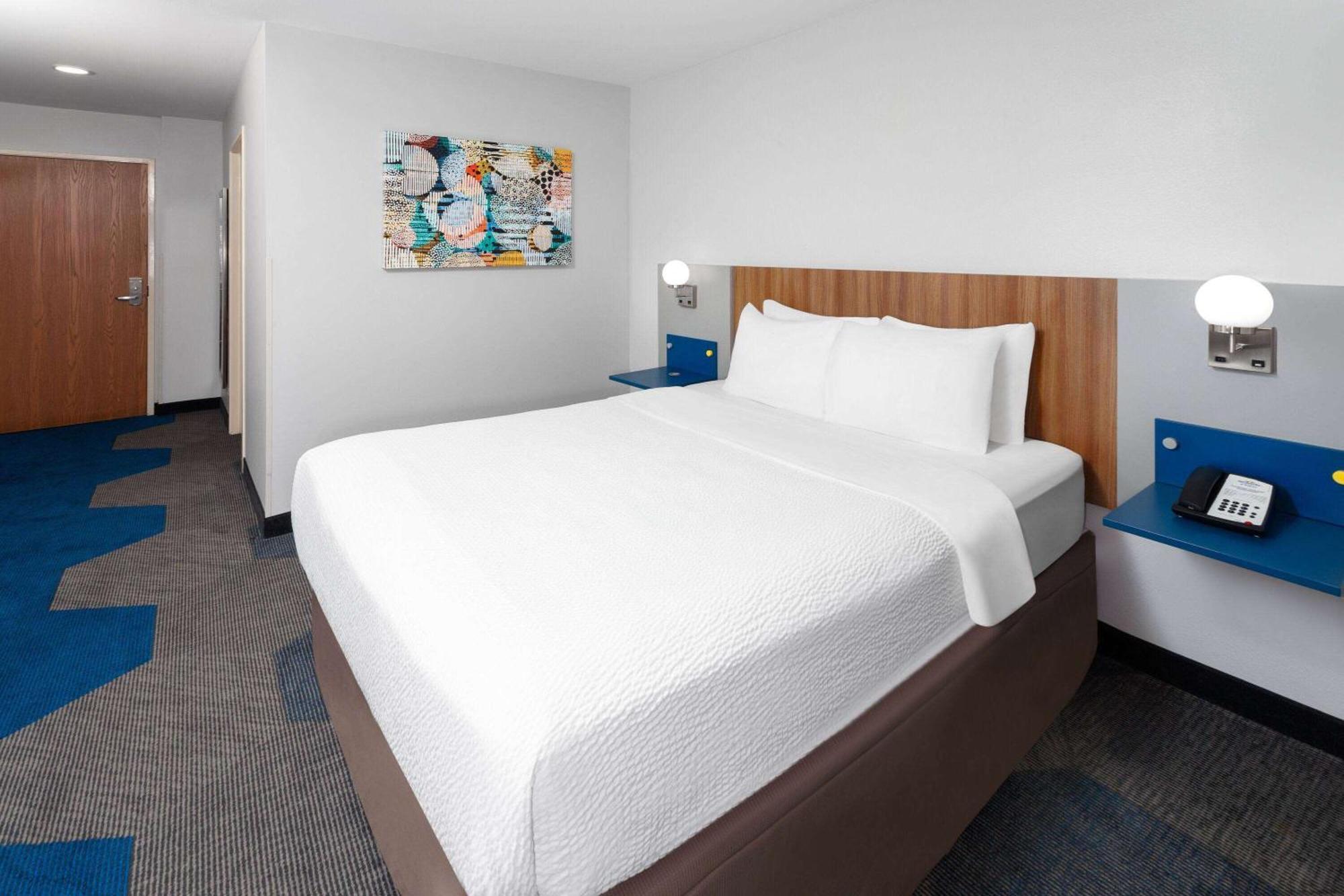Microtel Inn By Wyndham Janesville Exterior foto