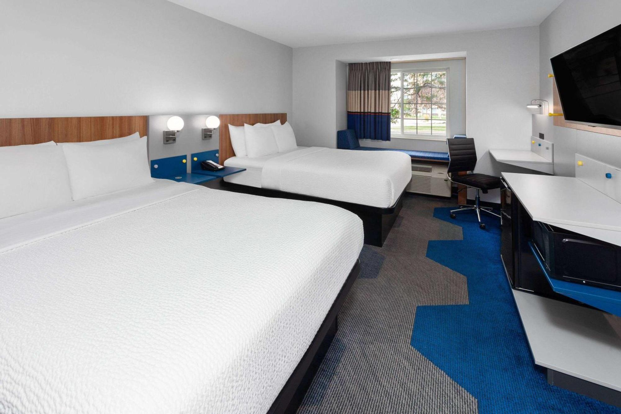 Microtel Inn By Wyndham Janesville Exterior foto