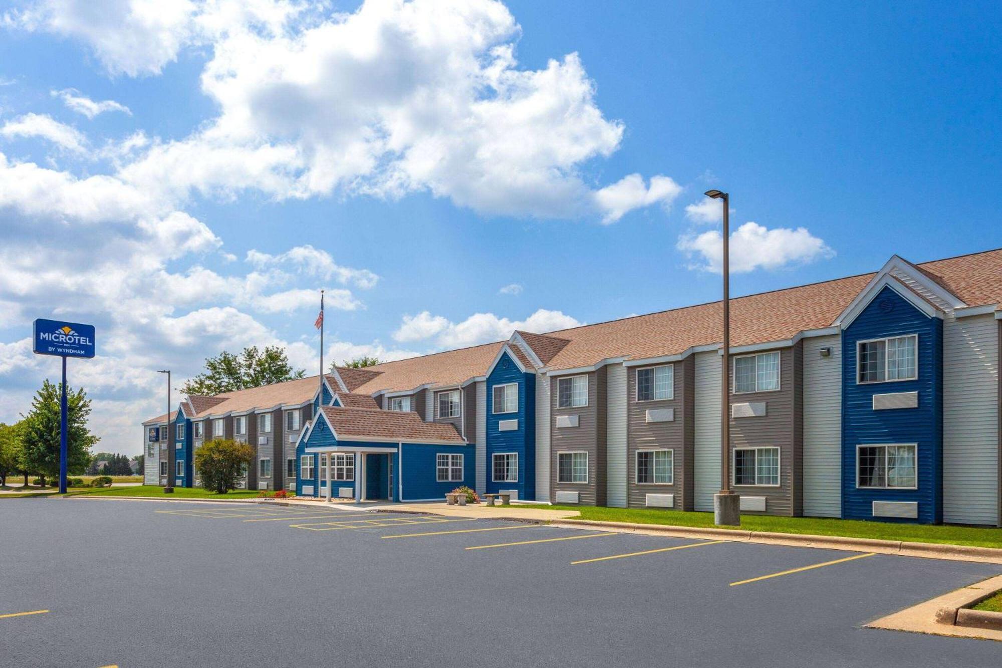 Microtel Inn By Wyndham Janesville Exterior foto